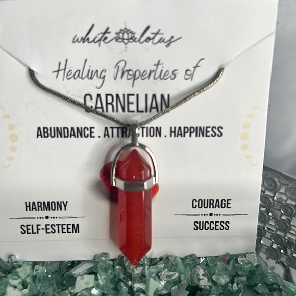 🔮 Carnelian Healing Crystal Necklace 🔮 - Picture 1 of 3